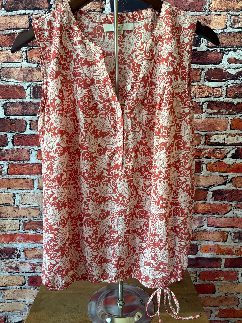 LOFT Coral and Cream Paisley Sleeveless Camisole with tie at bottom XS
